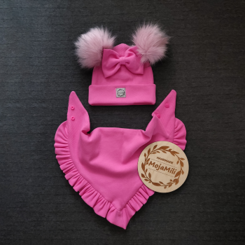 Zestaw "Różowy urok" czapka z pomponami i chusta różowy